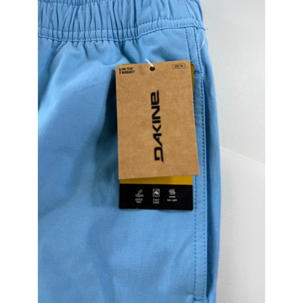 Dakine dive into